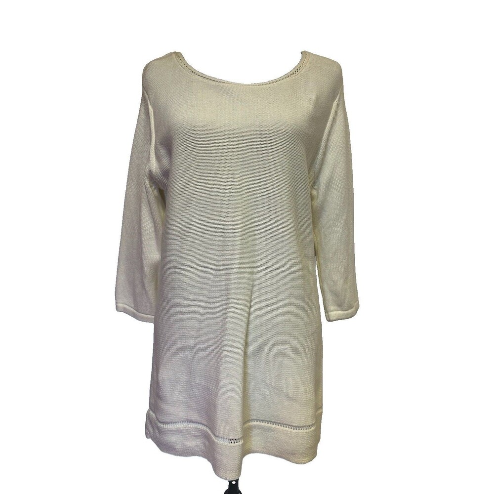 Chicos Womans Size 0 Pullover Long Sleeved Knit White Sweater Round Neckline